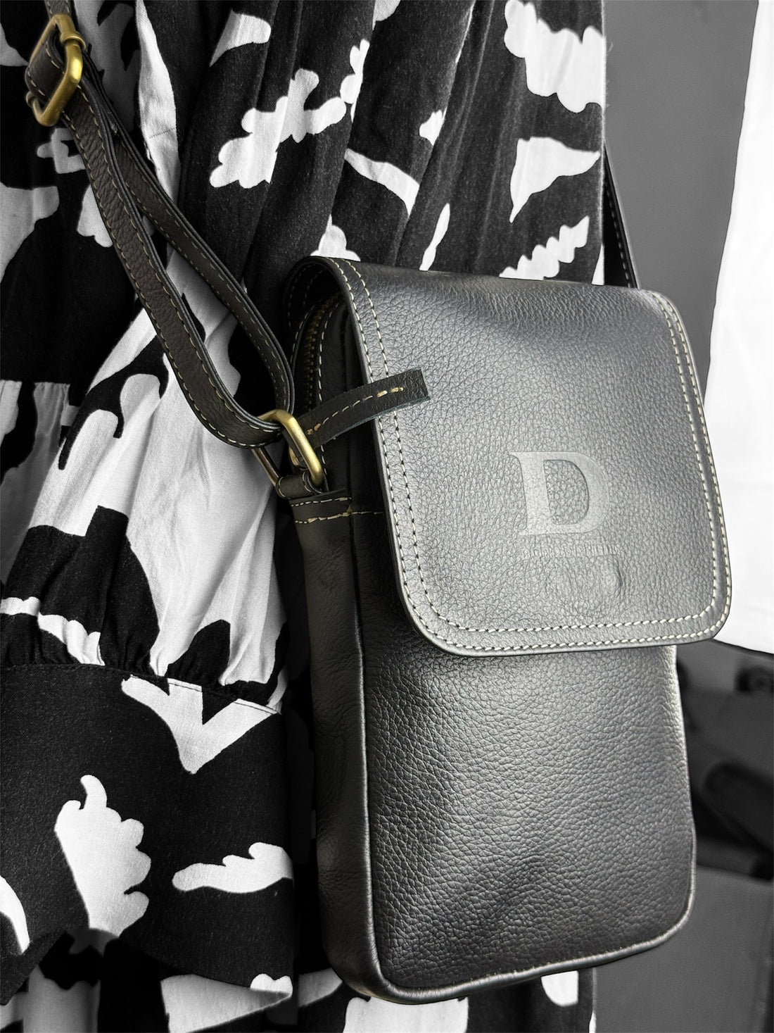 Genuine Grain Leather Flap Cross Bag body