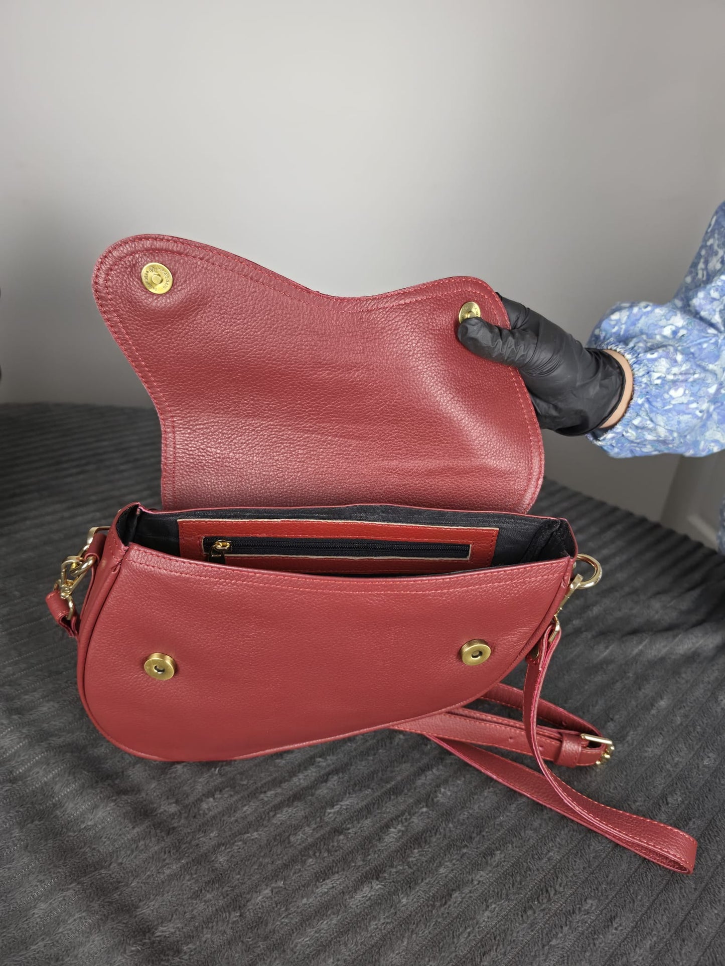 Genuine Leather Women's Crossbody Bag – Luxury Leather Handbag with Two Removable Straps