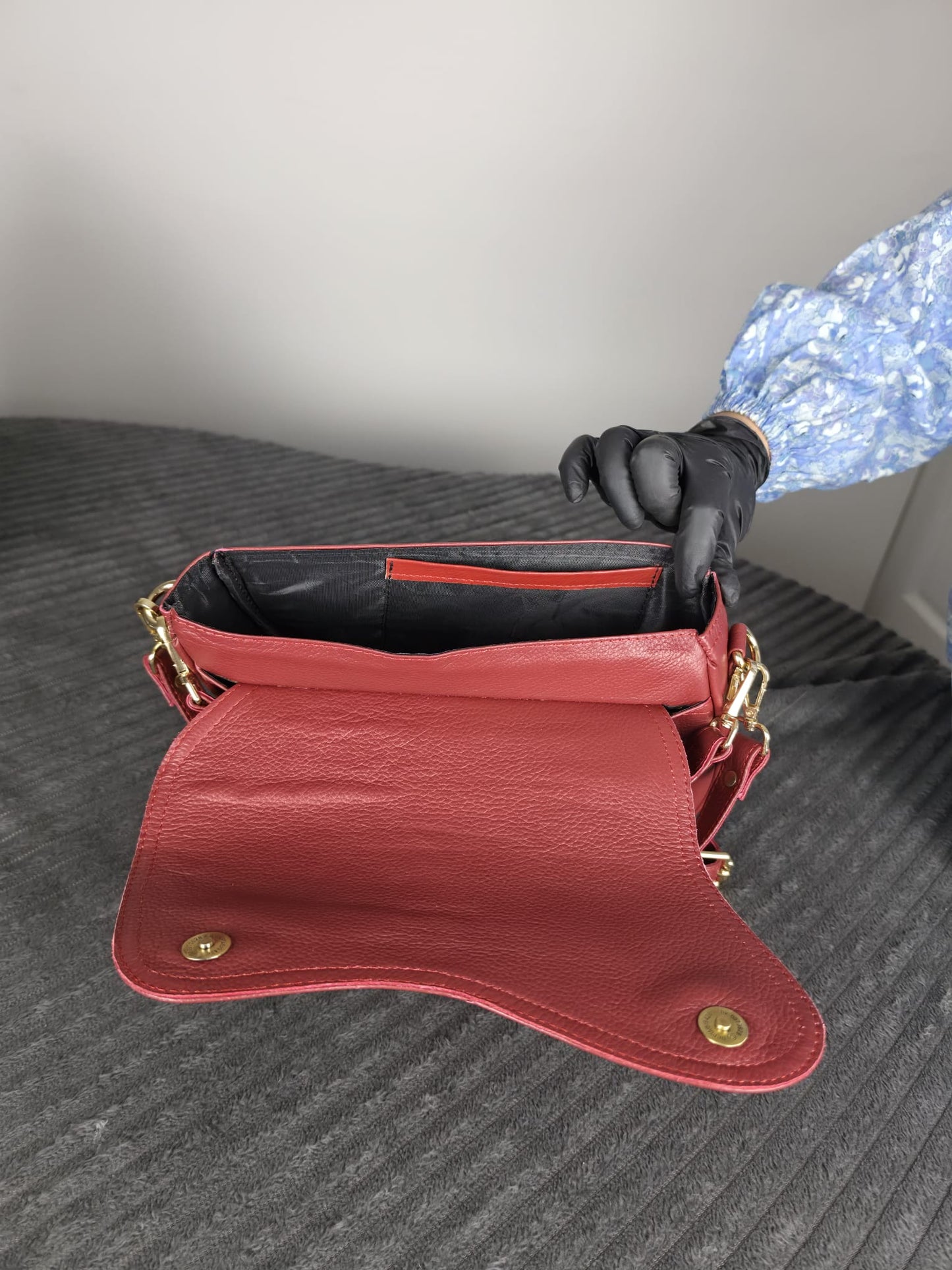 Genuine Leather Women's Crossbody Bag – Luxury Leather Handbag with Two Removable Straps