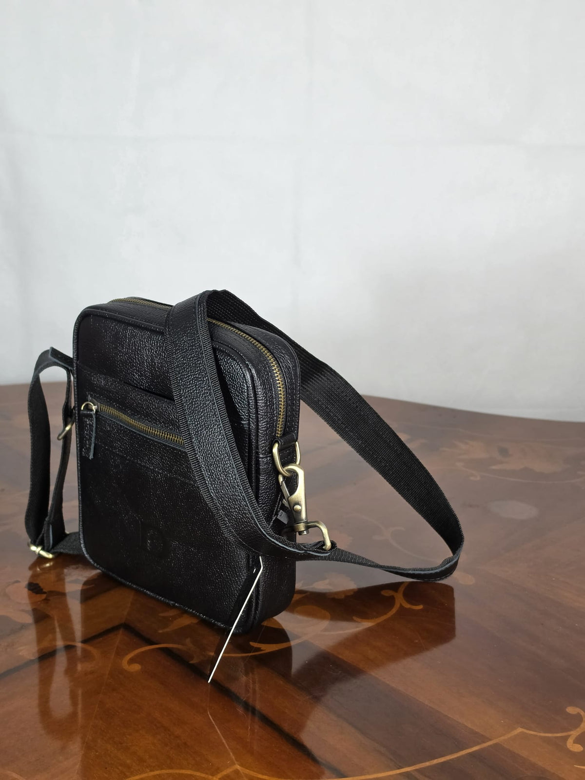 Genuine Leather Unisex Medium  Crossbody Bag