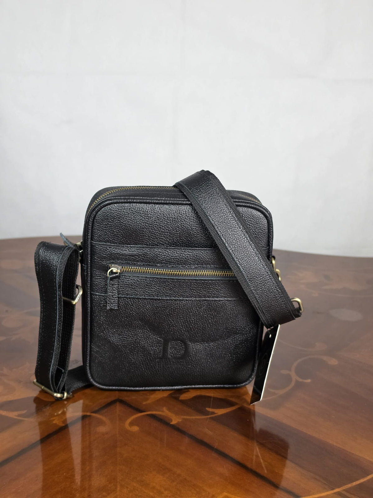 Genuine Leather Unisex Medium  Crossbody Bag